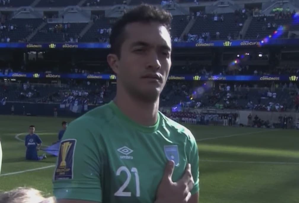 Por extraño que parezca el arquero es el menos culpable ante una lamentable zaga, Ricardo Jeréz hizo lo que pudo sin mucha fortuna y le faltó liderazgo hacia sus defensas. Calificación 6