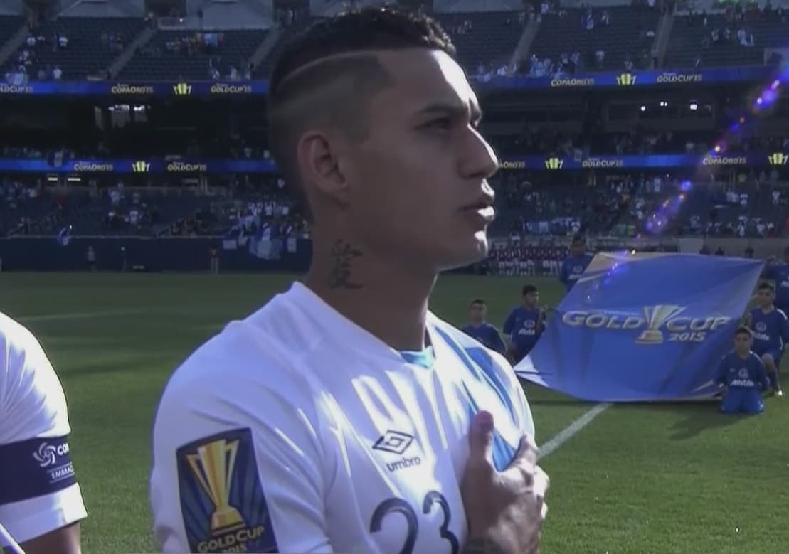 Jorge Aparicio Estrada puede dar más pero no tiene idea de dónde colocarse en el medio campo. Calificación 5