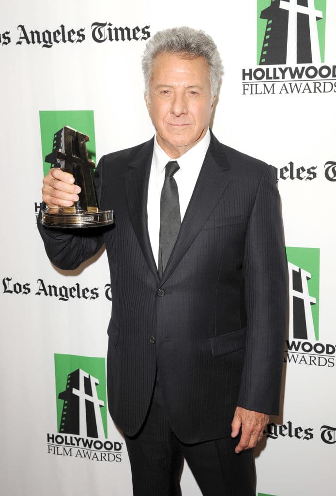 John, Lorenzo, Michael y Tommy son cuatro amigos que tratan de sobrevivir en el barrio, y cuya única guía moral es el padre Robert Carillo, un tipo criado en las calles que intenta que no se desvíen del buen camino. Sin embargo, tras una fechoría colectiva de horribles consecuencias, los cuatro muchachos son enviados como castigo al Hogar Wilkinson, lo que cambiaría sus vidas para siempre.
<br>