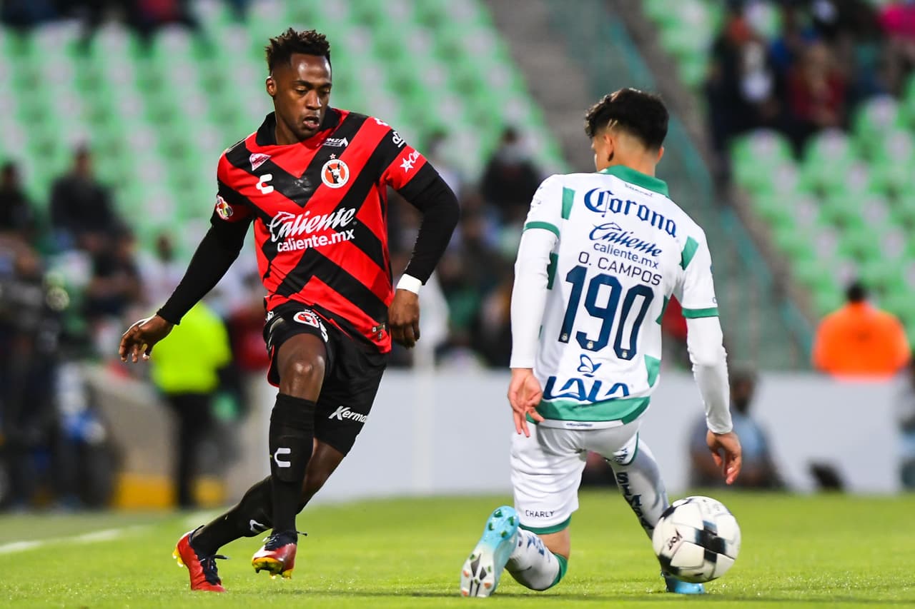 Santos Laguna sumó su tercer triunfo en los últimos cuatro partidos y se metió de lleno en la pelea por el Repechaje gracias los goles de Gorriarán, Suárez y el doblete de Preciado ante unos débiles Xolos de Tijuana.