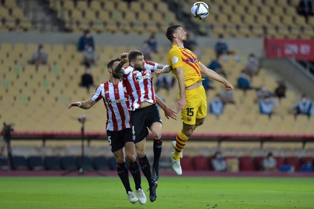 El doblete de Lionel Messi y los goles de Antoine Griezmann y Frenkie de Jong hacen que el Barcelona pase por encima del Athletic de Bilbao 4-0 y conisguen su primer título de la temporada.