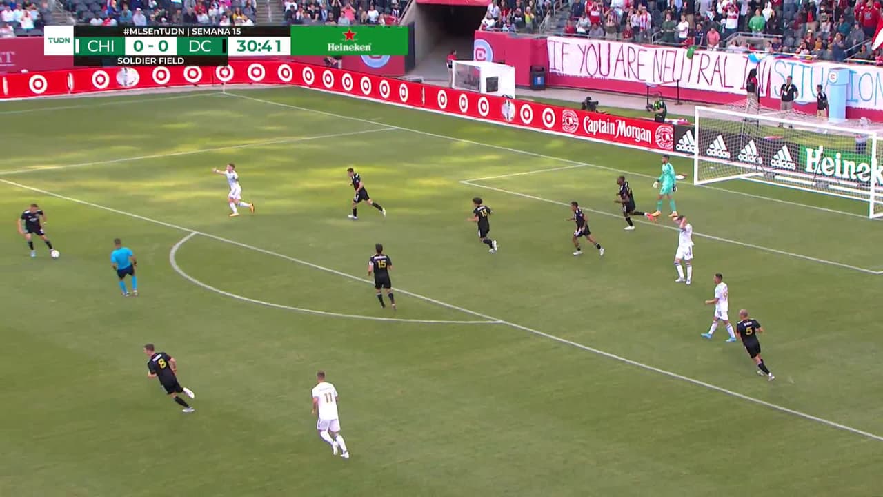 ¡TIRO ATAJADO! disparo por Brian Gutierrez.