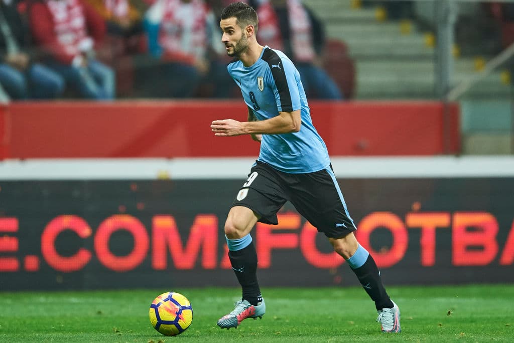 Gastón Pereiro (mediocampista), 23 años. Compañero de Hirving Lozano en el PSV Eindhoven, debutó con Uruguay en el amistoso contra Polonia en 2017.