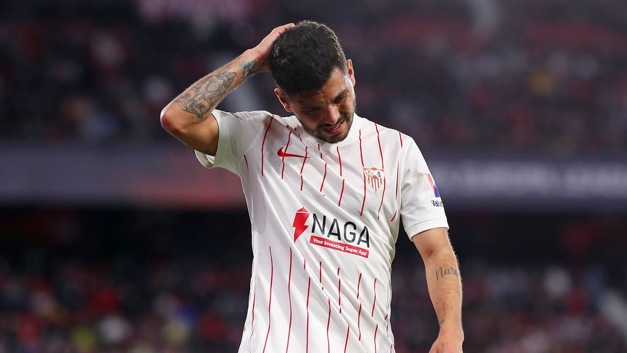 DT del Sevilla siente 'pena' por 'Tecatito' Corona: "Queríamos que jugara más"