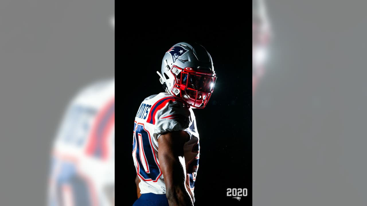 Los Patriots ya sin la presencia de Brady y en modo de reestructuración presentaron su nueva indumentaria para la temporada 2020 en la NFL. El color azul es muy similar al modelo color rush y el blanco es una adaptación combinando con las licras azules.