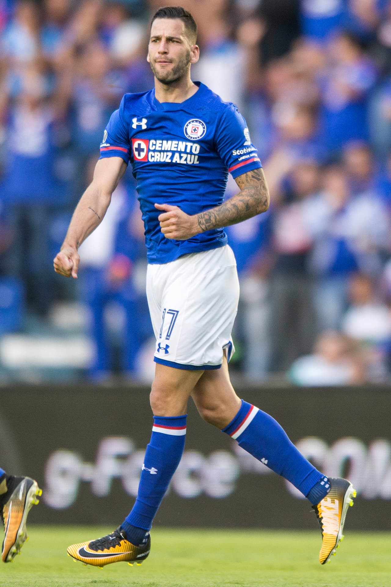 005 Édgar Méndez. Equipo: Cruz Azul. Puntos Totales: 55 Costo: $6.9 millones