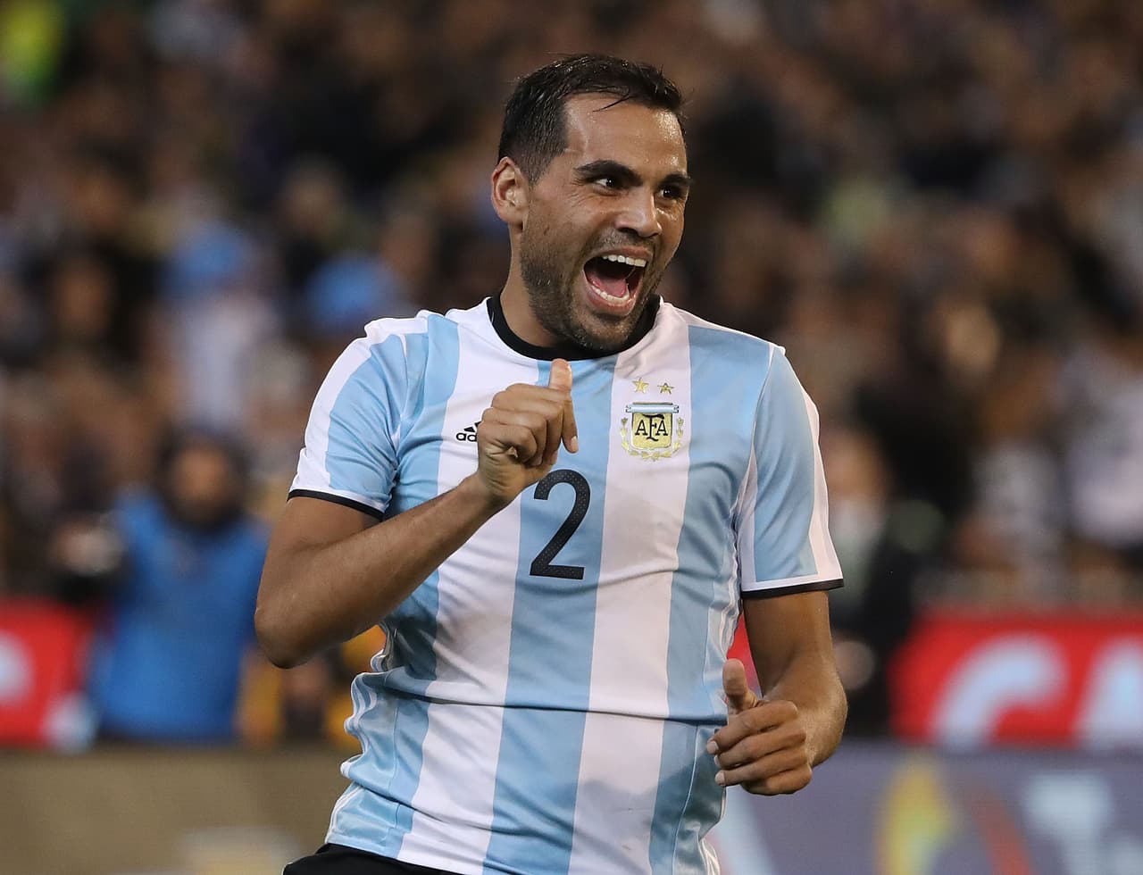 Tercer gol del lateral, ex River Plate, con la camiseta de la selección de Argentina y el primero en un juego amistoso. Ya le había marcado en la eliminatoria a Bolivia y Chile.