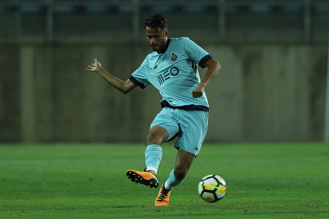 Espanyol buscaría fichar a Diego Reyes hasta enero