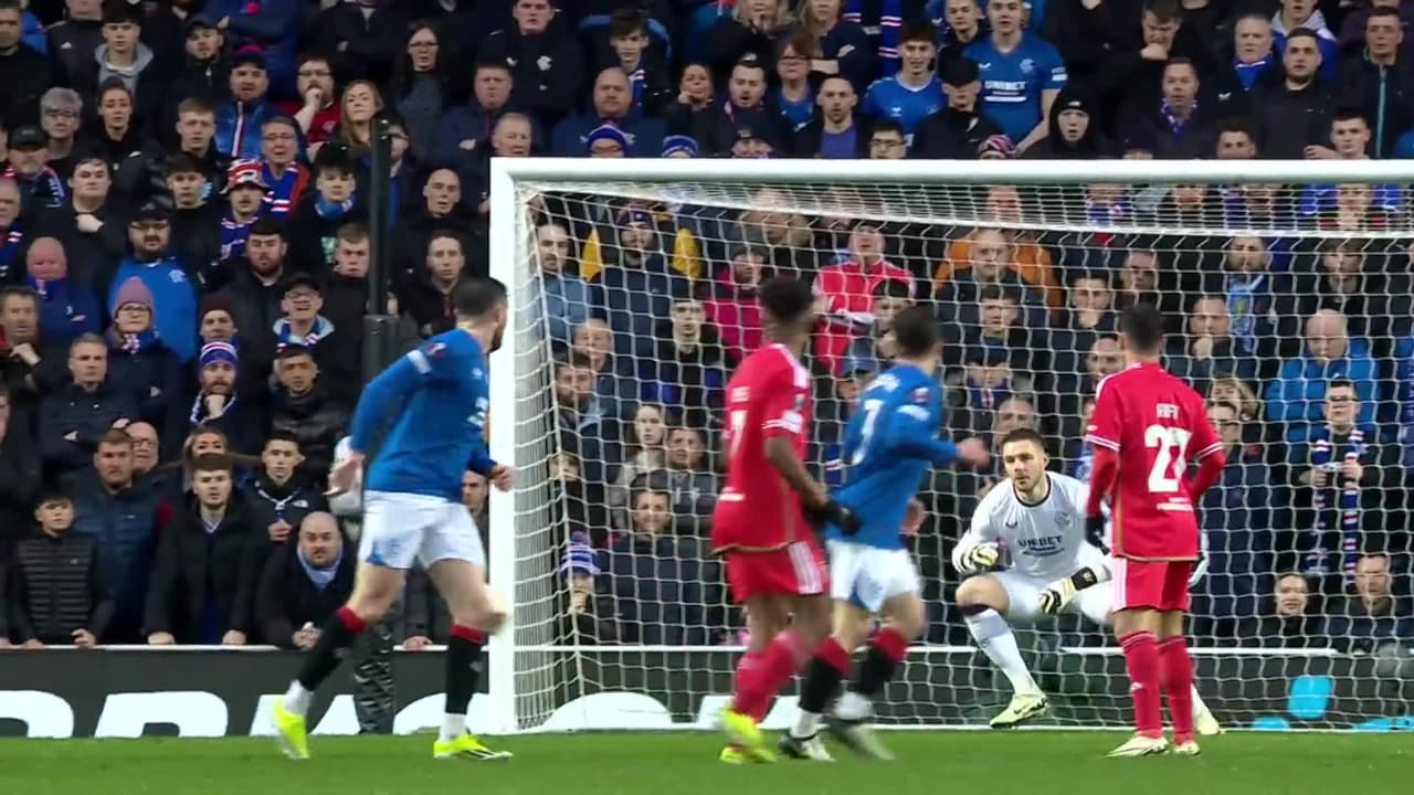 ¡TIRO ATAJADO! disparo por Fredrik Aursnes.