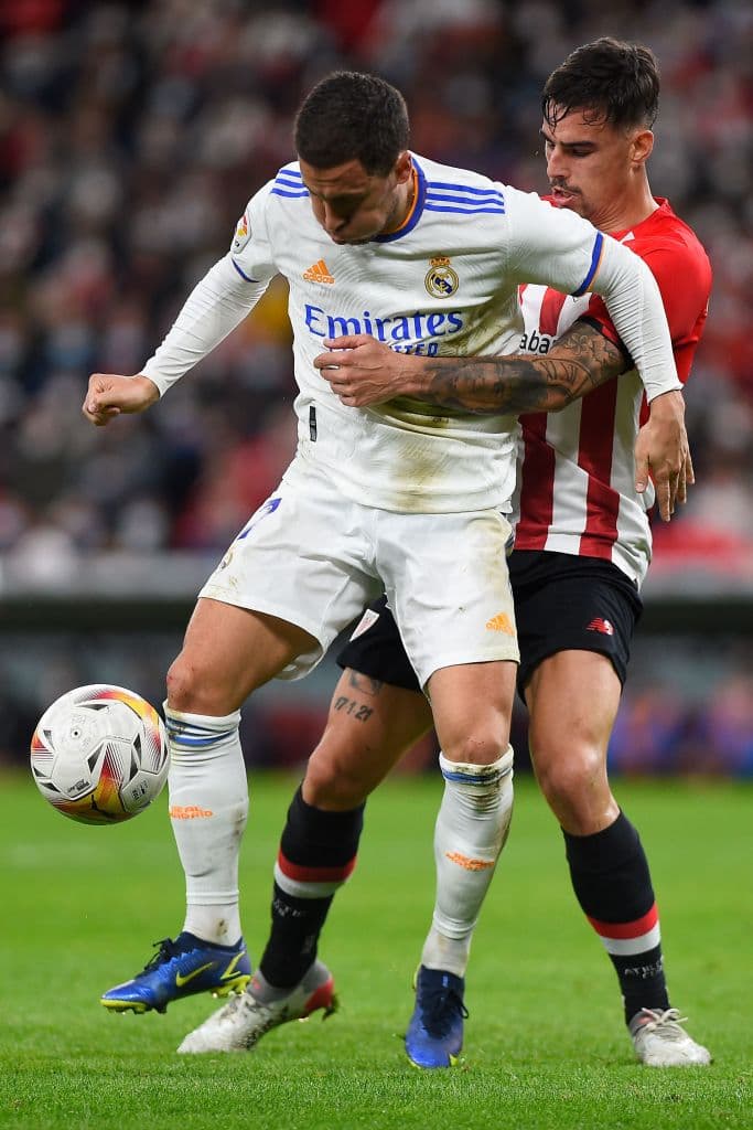 karim Benzema se echa el equipo al honbro y su doblete en los primero 10 minutos de partido le dan los puntos al Madrid luego de vencer 1-2 al Athletic de Bilabo.