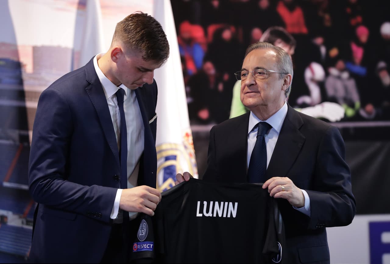 El fichaje de Lunin se concretó el 22 de junio entre su equipo en Ucrania, el FC Zorya Luhansk, y el club español por seis temporadas.