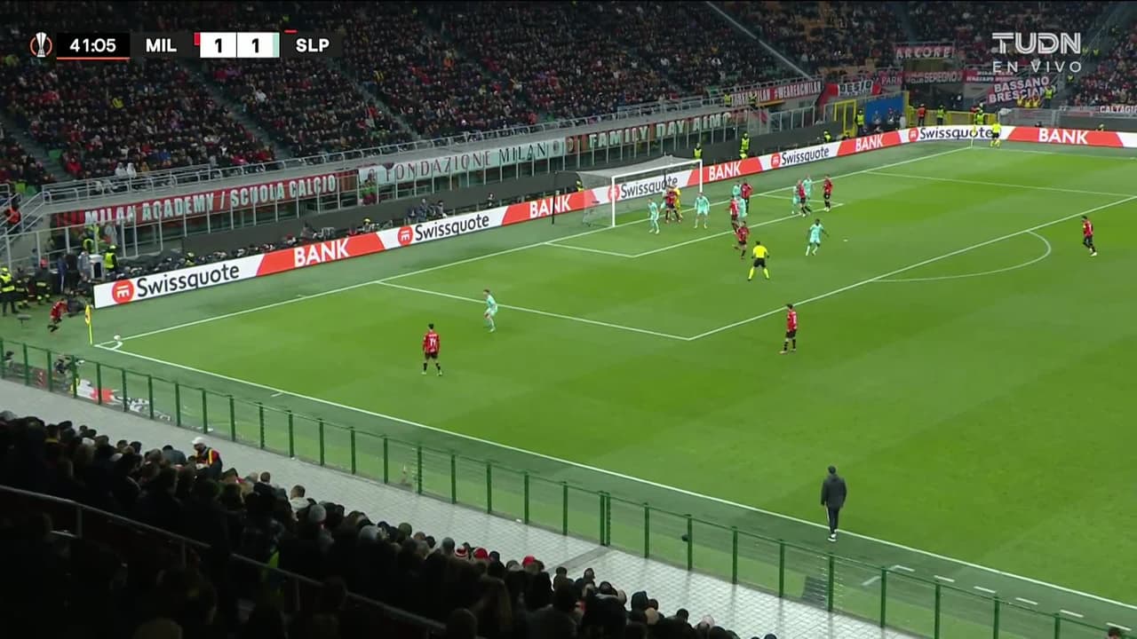 ¡TIRO ATAJADO! disparo por Matteo Gabbia.