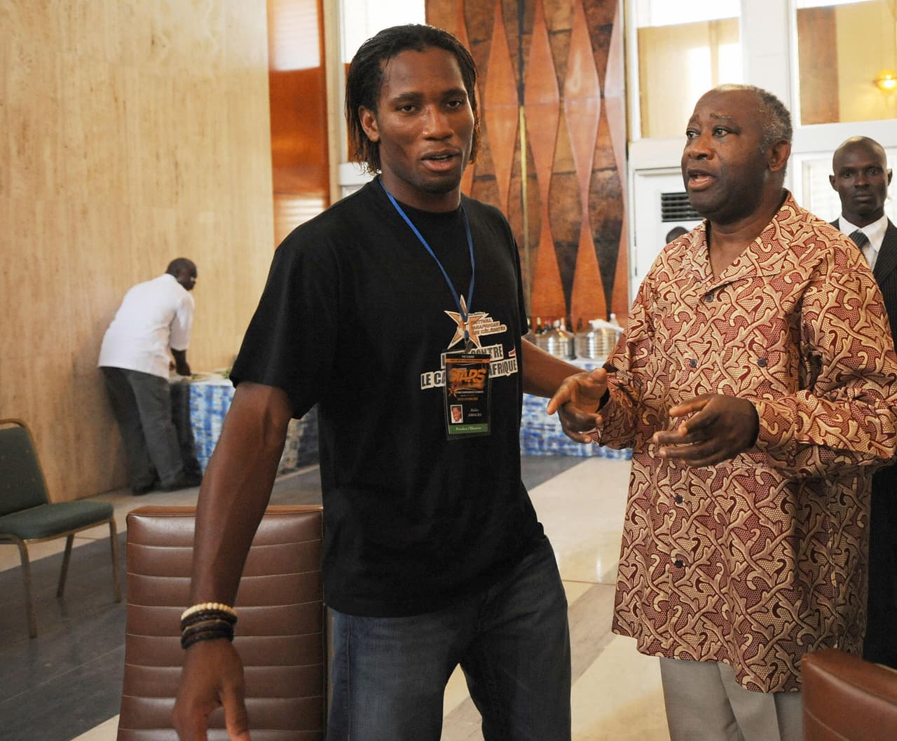 El elefante marfileño Didier Drogba intentó reconciliar a su país durante toda su carrera profesional. Incluso habló con el presidente depuesto Laurent Gbagbo.