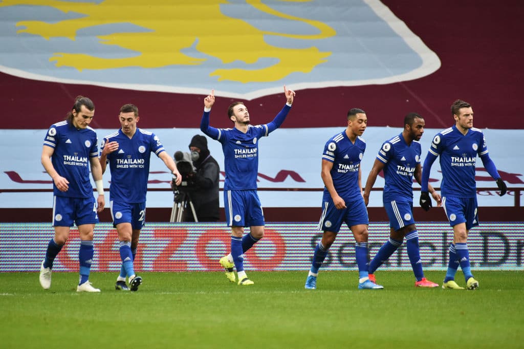 Aston Villa no logra contener al Leicester City con goles de James Maddison y Harvey Barnes, los Foxes continúan con el segundo lugar del torneo, aunque se quedan a 10 puntos del líder Manchester City.