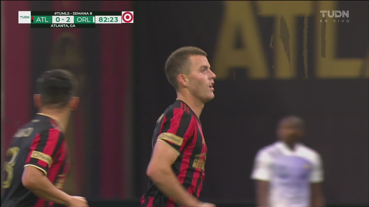 ¡Sí manda buenos centros! Damm asiste a Lennon para el descuento 1-2 del Atlanta United