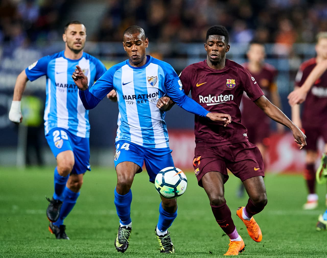 En el 2013 firma con el FC Girodins de Burdeos para jugar la Ligue 1 de Francia.