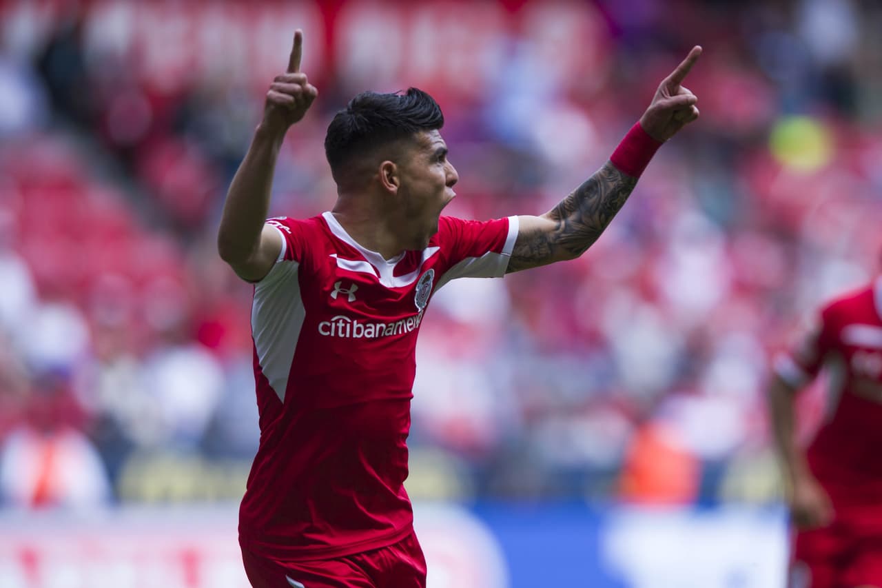 Luis Mendoza marcó el primer gol al minuto 13 del primer tiempo para los locales.