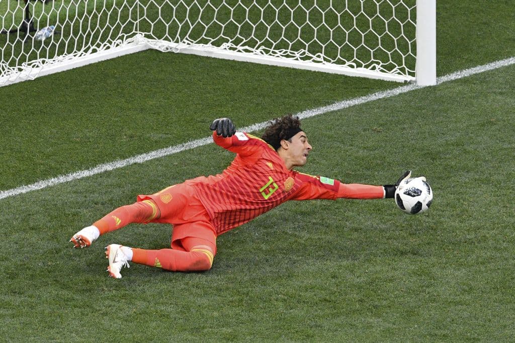 El trabajo de Ochoa no fue poca cosa, pues sus valiosas intervenciones abonaron a la causa del Tri, que se alzó con el triunfo en aquella ocasión por 1-0 sobre la Mannschaft.