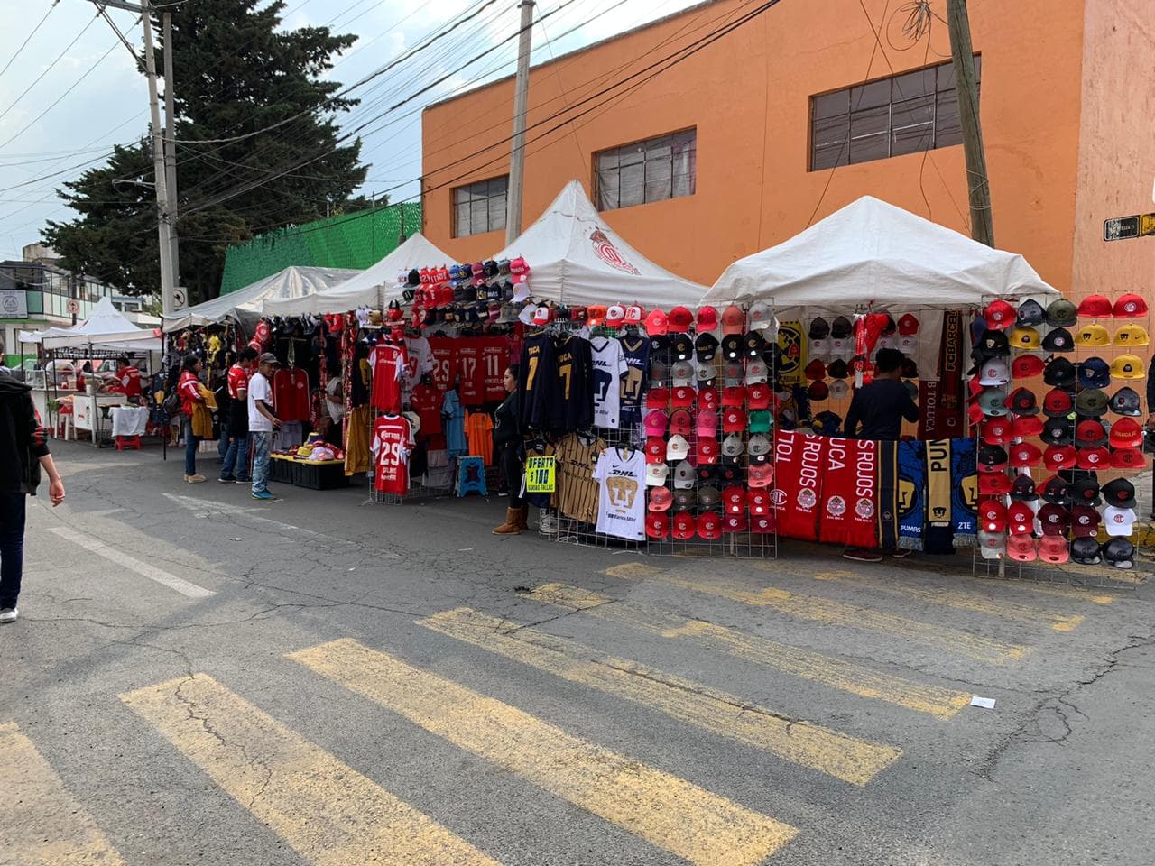 Comida, afición y pasión, la combinación perfecta para vivir el Toluca vs Pumas.