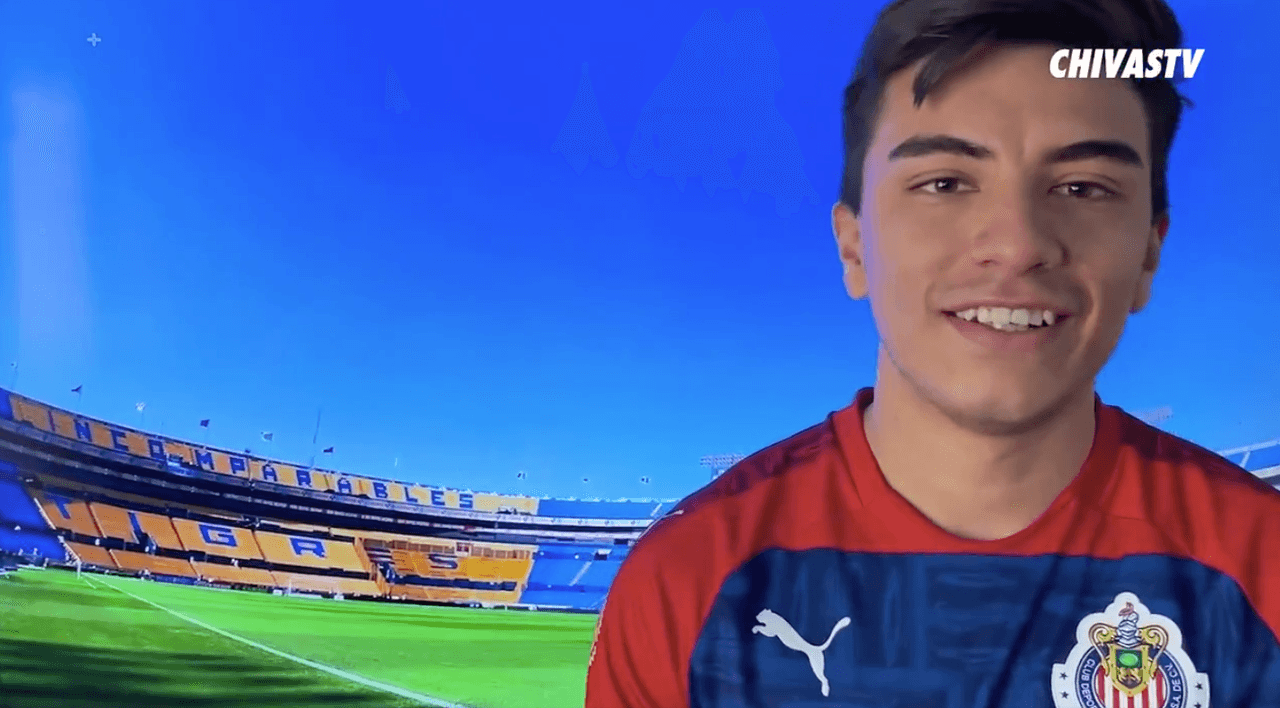 Chivas y Fernando Beltrán parodian la zona mixta