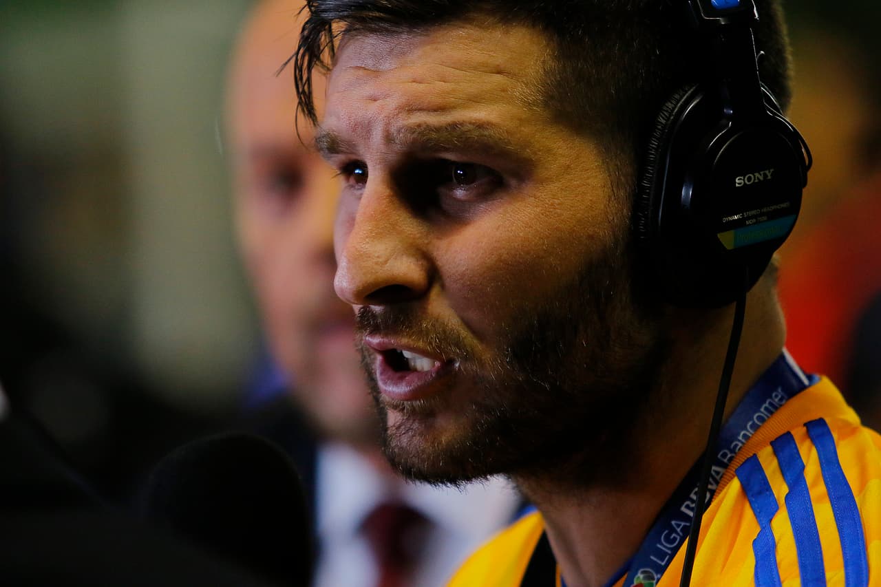 ¡Tigres se proclama Campeón del fútbol mexicano! Los felinos regiomontanos cosecharon su séptimo título de la Liga MX y se cuelan, aunque muchos se sigan negando a aceptarlo, entre los grandes del balompié azteca. Luego de superar en una Final de un solo gol a los Esmeraldas del León, así se dieron los festejos de los Tigres en patio ajeno, imágenes para el recuerdo y que hay que darse un tiempo para echarles un ojo, sobre todo la fiel afición de los felinos regios.