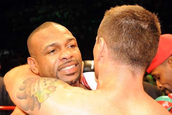 Apenas 122 segundos le duró Jones a Green. El perdedor reconoció la abrumadora superioridad del campeón.