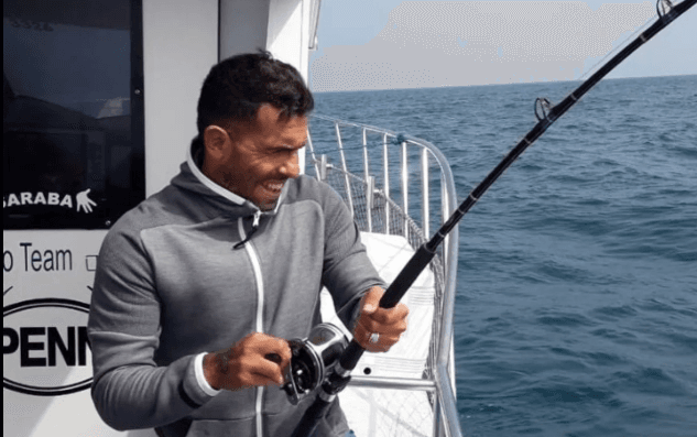 El atacante de Boca Juniors, Carlos Tévez, pasa los días de descanso con familiares y amigos en Mar del Plata.