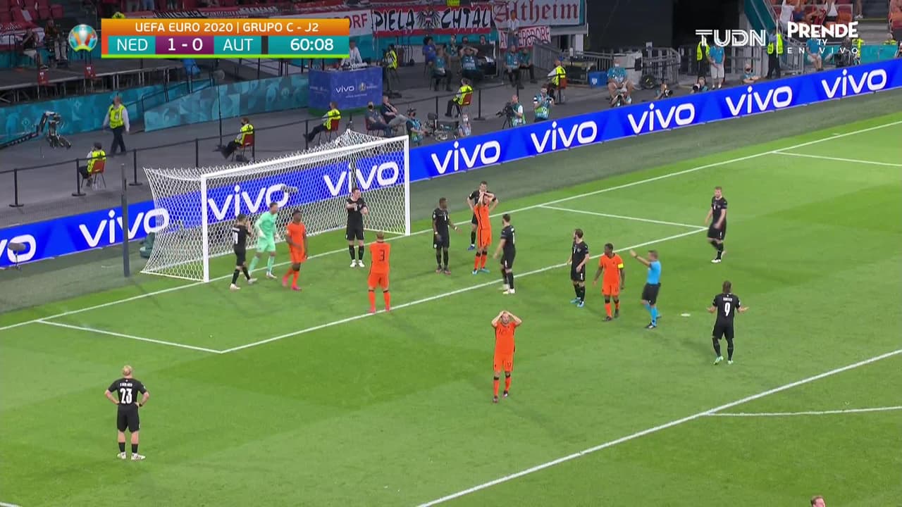 ¡TIRO ATAJADO! disparo por Stefan de Vrij.