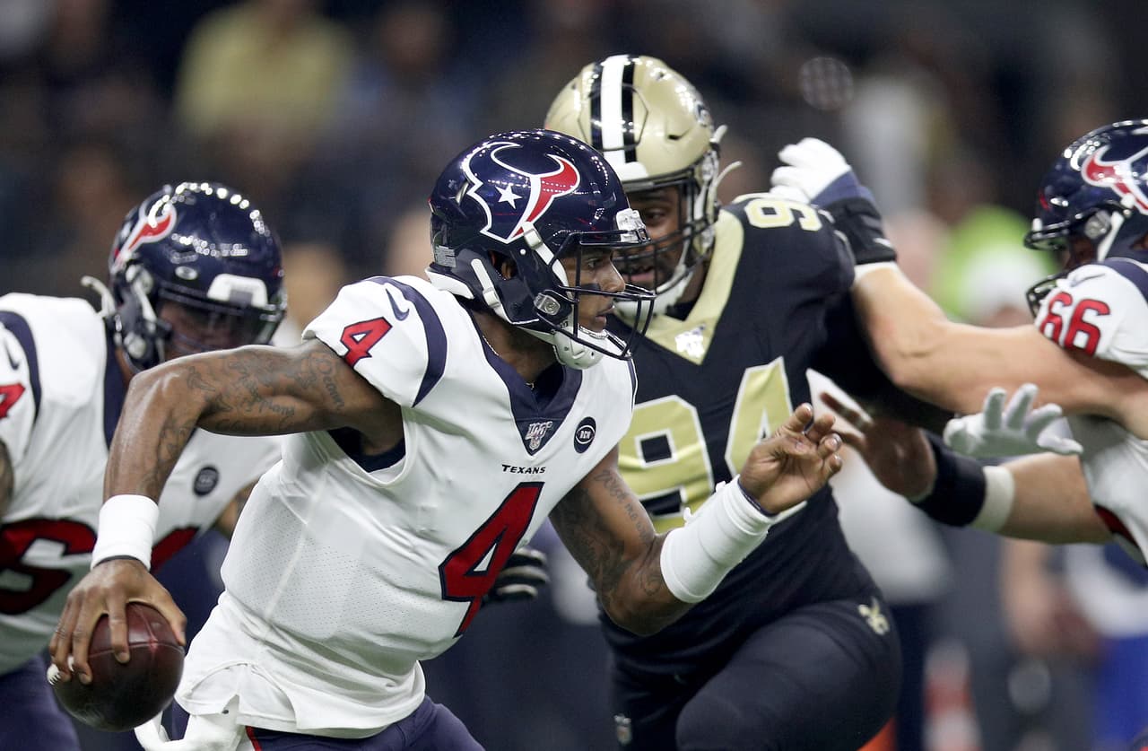 <b>Deshaun Watson</b> (Houston Texans) |
<b>24 años</b> | 14 septiembre 1995 | Watson está llamado a triunfar en la presente campaña con los Texans, la potencia y precisión en su brazo lo demuestran. Está en curso su tercera temporada y debe responder a las expectativas.