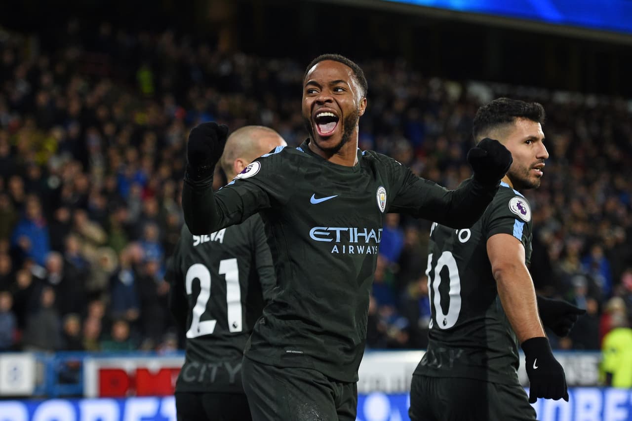 Este domingo los Citizens superaron por 2-1 al Huddersfield Town, en condición de visitantes, gracias a la anotaciones de Sergio 'Kun' Agüero y Raheem Sterling. Para los locales el gol fue en contra de Nicolás Otamendi.