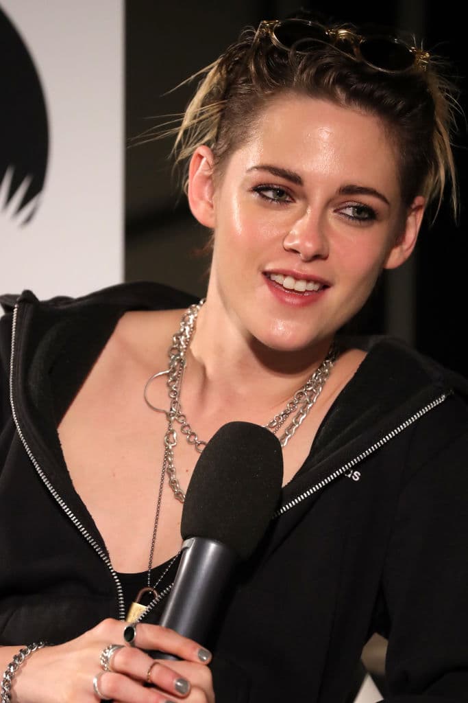 Kristen expresó sobre Diana: ‘Es un esfuerzo desgarrador para ella volver en sí misma, mientras Diana se esfuerza por aferrarse a lo que el nombre Spencer signifca para ella’.