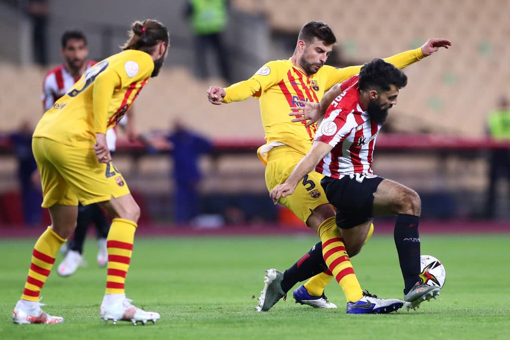 El doblete de Lionel Messi y los goles de Antoine Griezmann y Frenkie de Jong hacen que el Barcelona pase por encima del Athletic de Bilbao 4-0 y conisguen su primer título de la temporada.