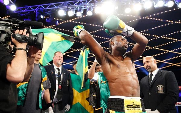 Nicholas Walters ganó a Marriaga y dejó vacante el título pluma CMB