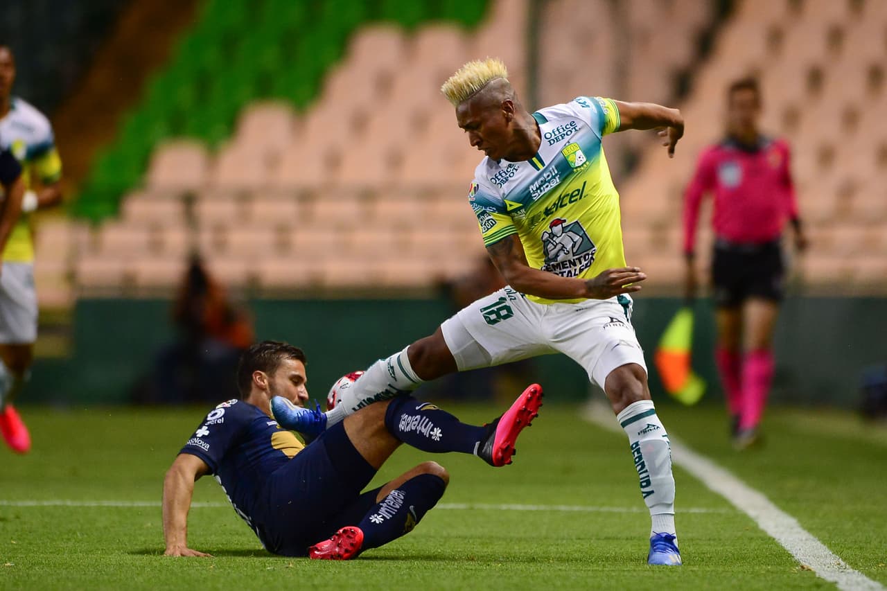 El soñado debut en copa libertadores llegó un año después cuando Daniel Ahmed dirigía el banquillo.