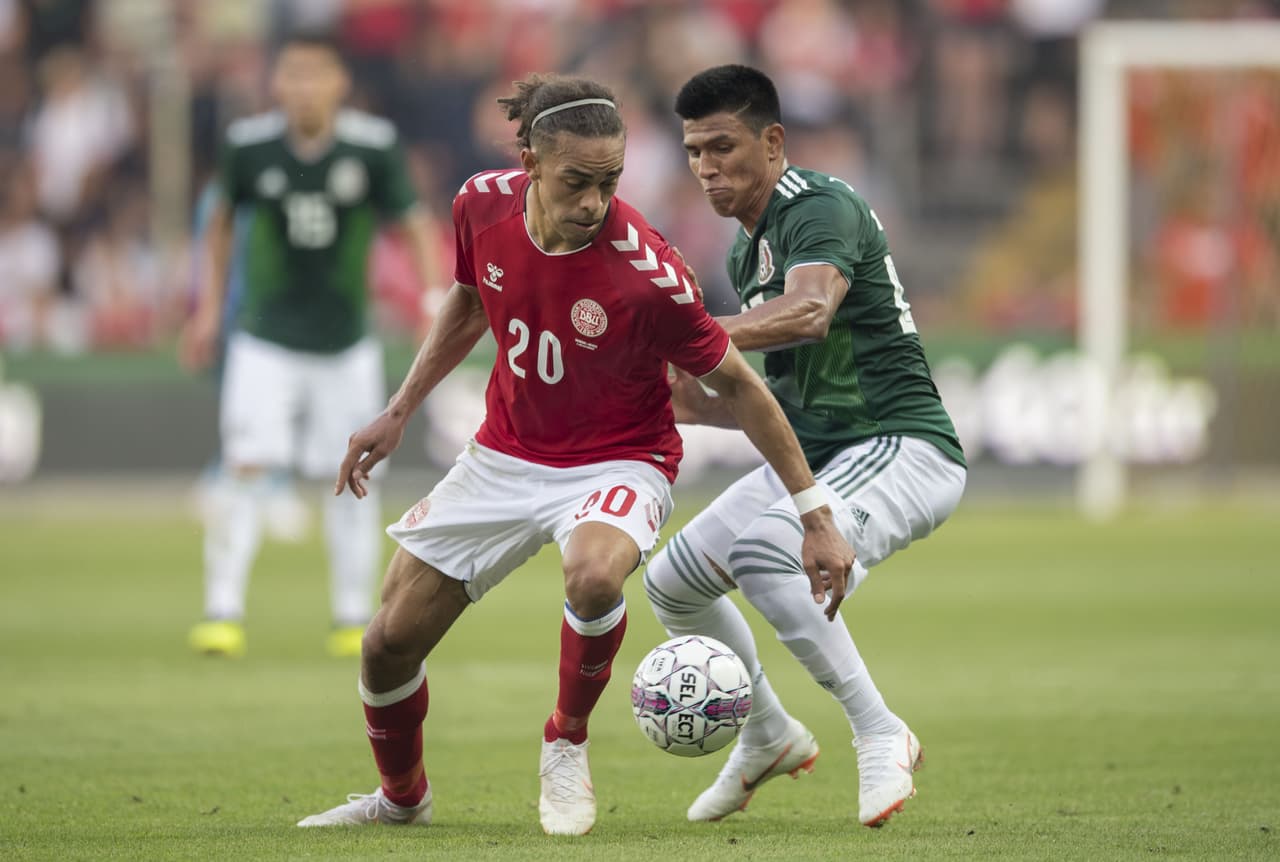Pero paulatinamente, los daneses le tomaron la manija al partido, se apoderaron del esférico y Yussuf Poulsen (20) comenzó a convertirse en una amenaza para la defensa mexicana.