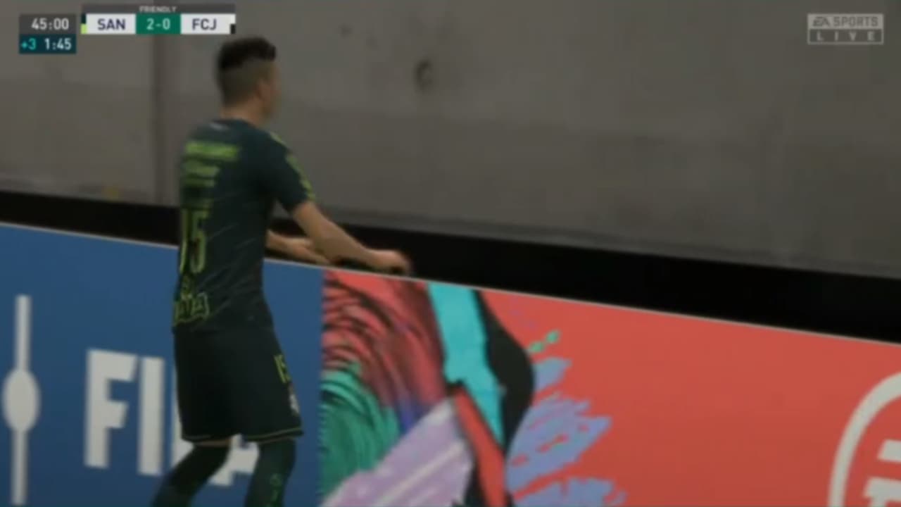 Marco Canales, representante de los Bravos de Juárez cayó 1-3 ante Octavio Rivero comandando a los Santos en el futbol virtual.