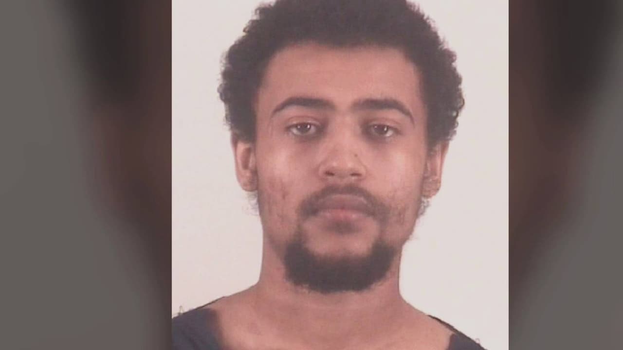 <b>28 de noviembre.-</b> Elena Rae Joiner, una niña de 3 años, falleció luego de ser hospitalizada por heridas de golpes, que sufrió. Su 
<a href="https://www.univision.com/local/dallas-kuvn/arrestado-muerte-nina-elena-rae-joiner-3-anos-fort-worth" target="_blank">padre Billy Ray Joiner Jr.</a>, de 22 años, fue detenido como 
<a href="https://www.univision.com/local/dallas-kuvn/un-hombre-es-arrestado-por-ser-el-presunto-responsable-de-la-muerte-de-su-pequena-hija-en-fort-worth-video">"persona de interés" en relación con la muerte de la menor.</a>