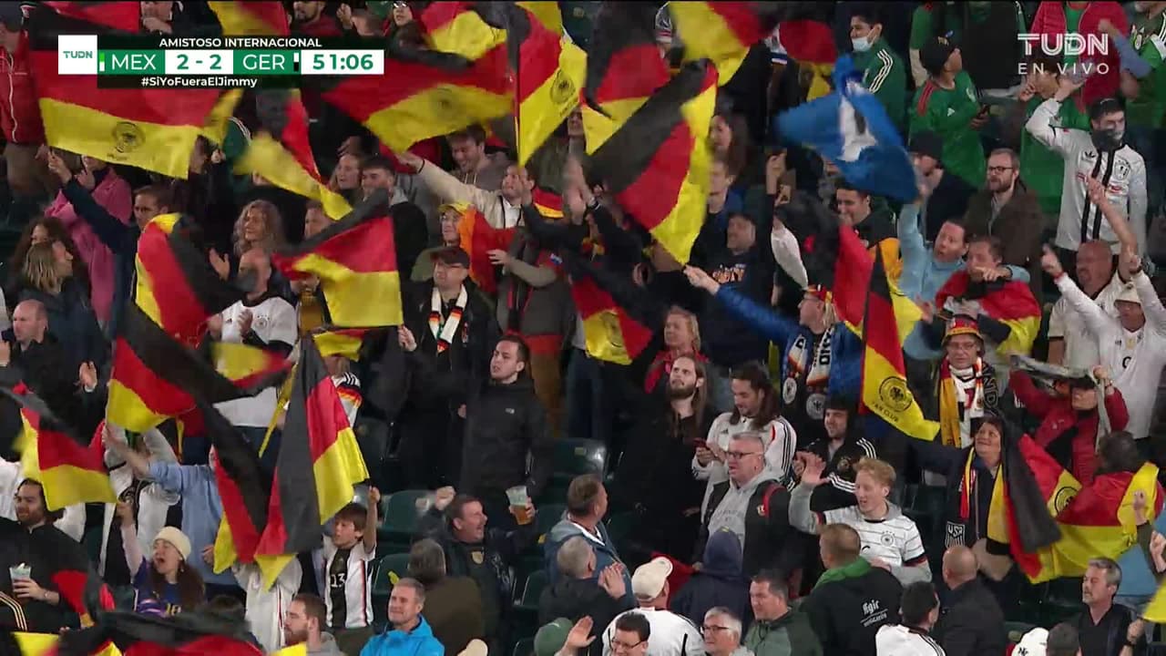 ¡TIRO ATAJADO! disparo por Florian Wirtz.