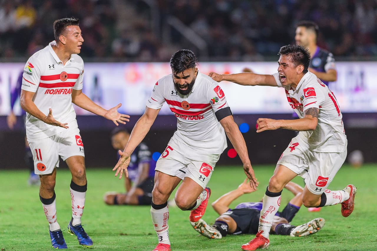 Pero al 68’ y con la presión de Toluca, Alexis Canelo logró el tanto del empate con potente disparo.