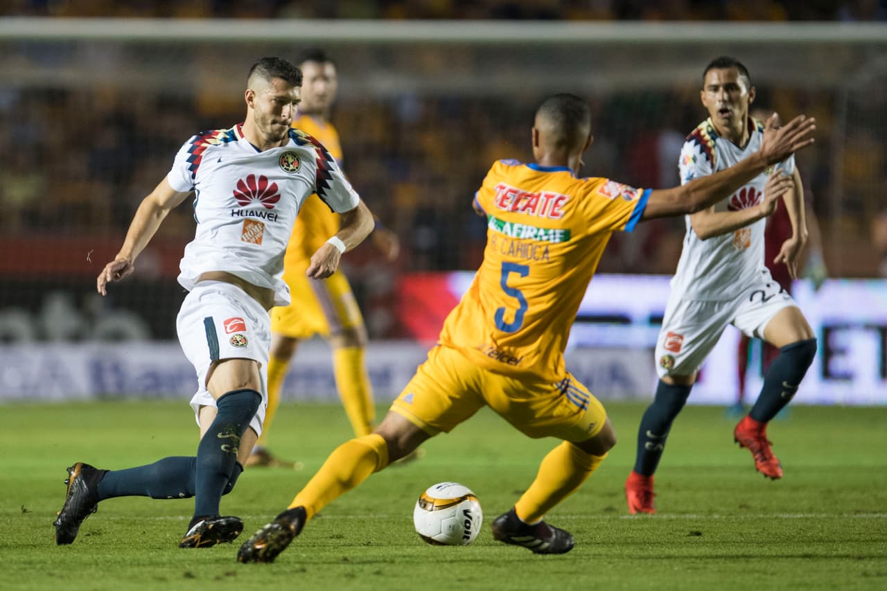 América saltó al campo con una postura ofensiva. Los emplumados necesitaban marcar al menos 2 goles para poder revertir el resultado.