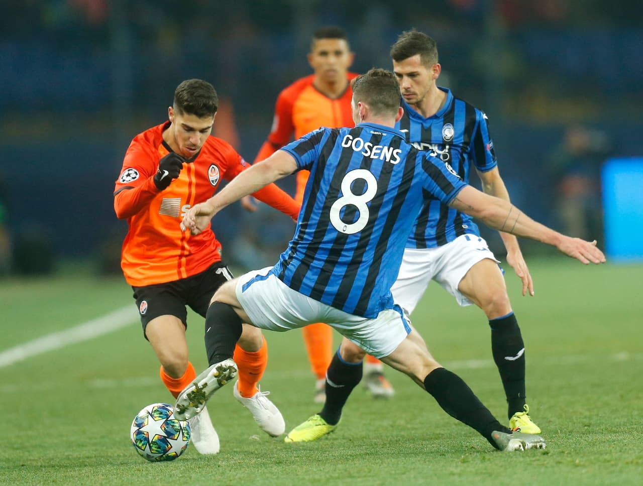 Con goles de Timothy Castagne, Mario Pasali´c y Robin Grosens, Atalanta golea y se mete a los Octavos de Final de la UEFA Champions League.