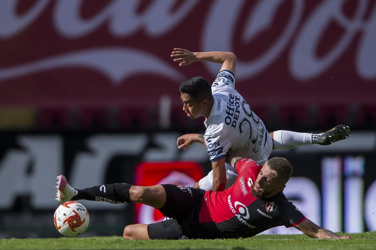 Hacia los primeros 30’ del juego, no había un dominio claro de ningún equipo.