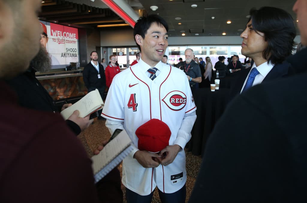 El jardinero es el primer japonés en jugar con los Cincinnati Reds. Firmó por tres años y 21 millones de dólares.