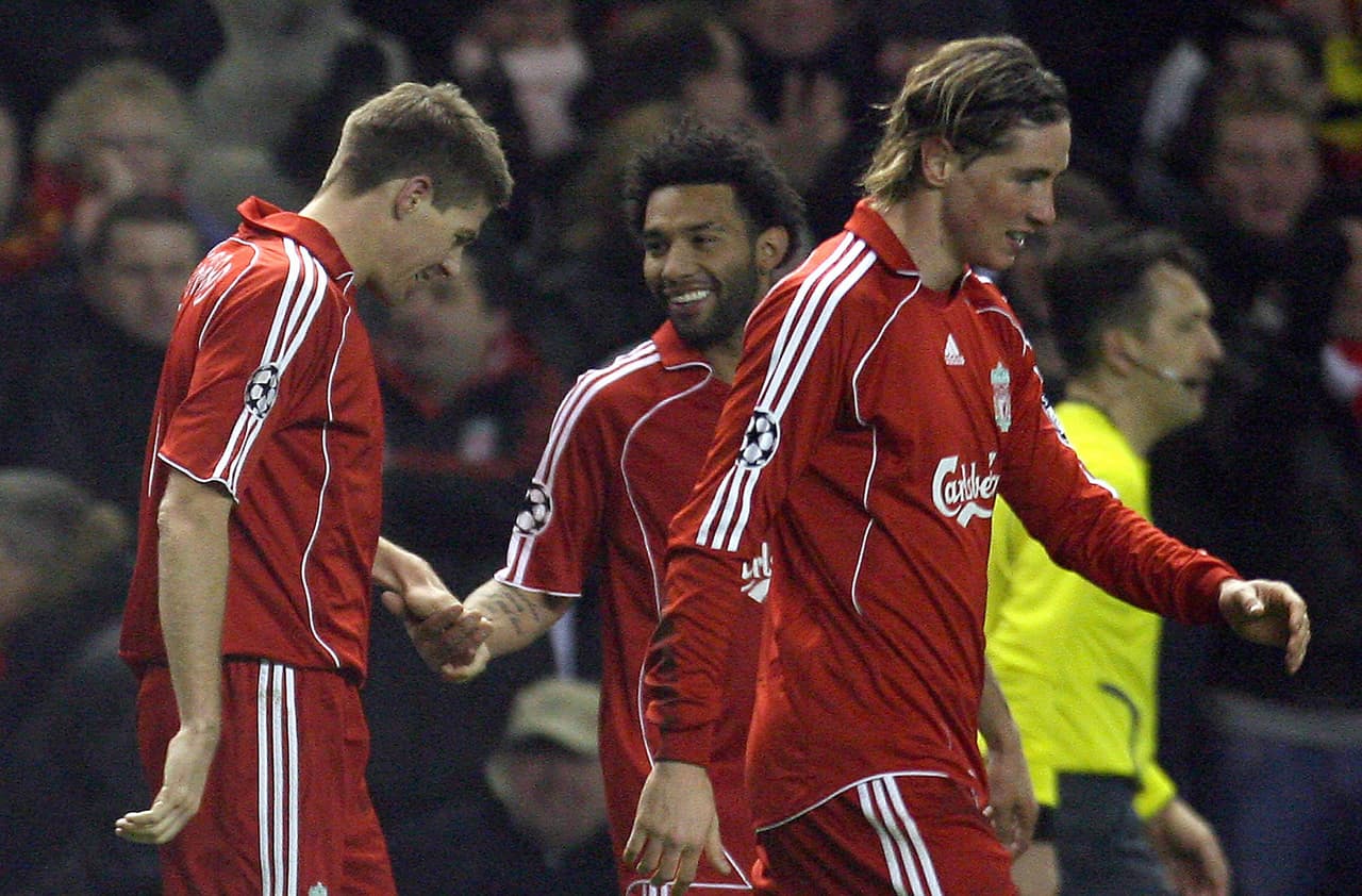 Su trabajo era tan bueno que incluso fue comparado cono otros ídolos de Liverpool y fue reconocido como figura del equipo en la final de la Champions del 2007 contra Milán.