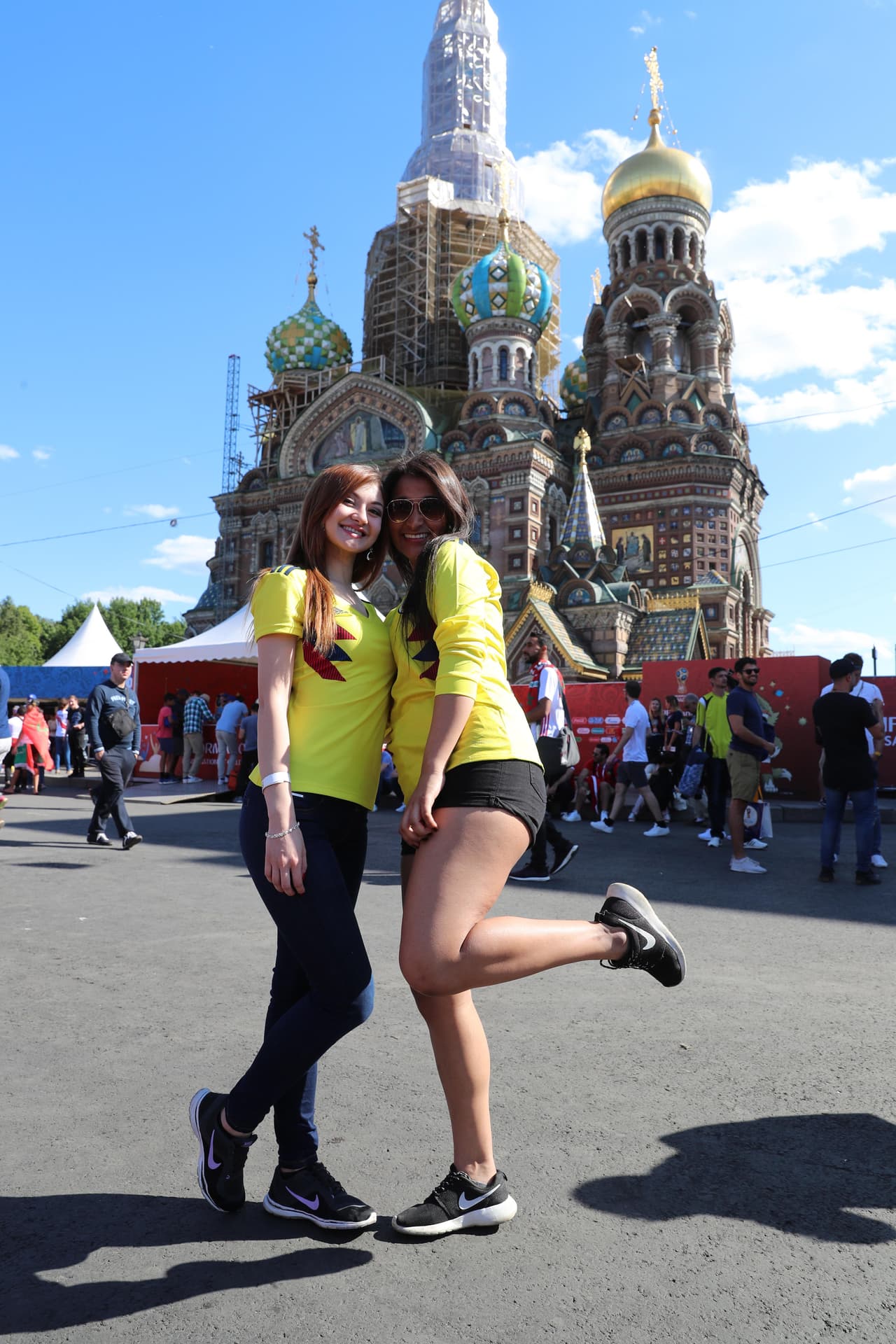 El toque femenino le da una alegría gigante a la fiesta del fútbol en Rusia.