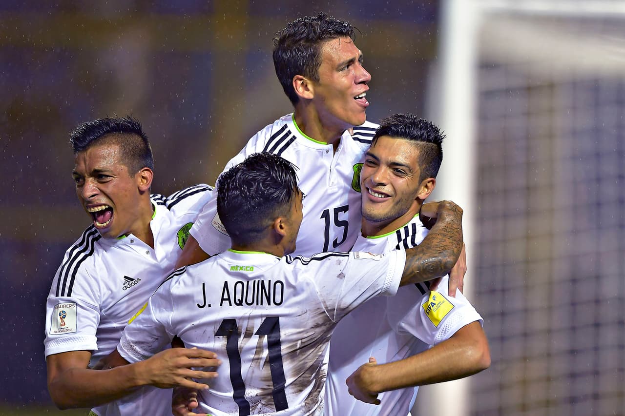 México se curó las heridas y venció 3-1 a El Salvador