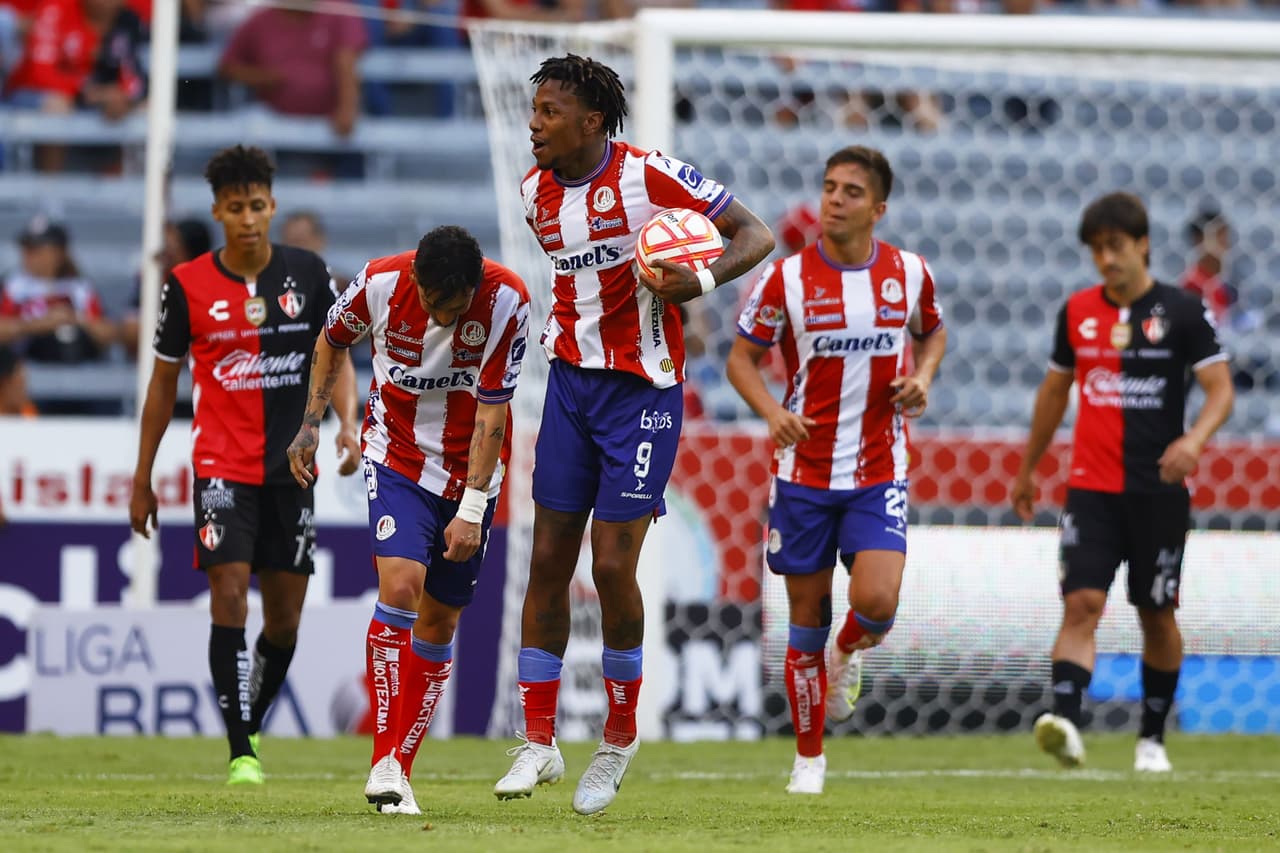 Además, el uruguayo llegó a 7 goles en su cuenta personal.