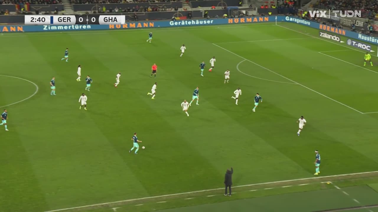 ¡Era el primero! Alemania arrancó con todo con un remate de Woltemade que roza el poste