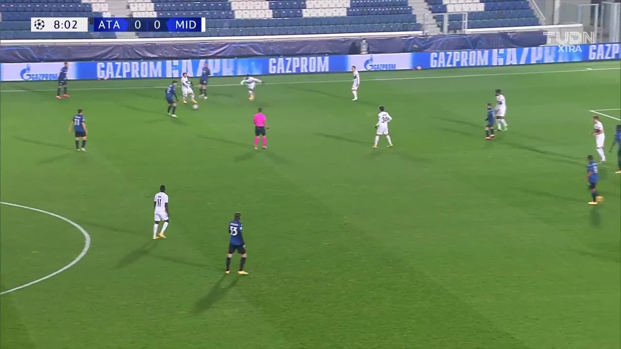 ¡TIRO ATAJADO! disparo por Hans Hateboer.