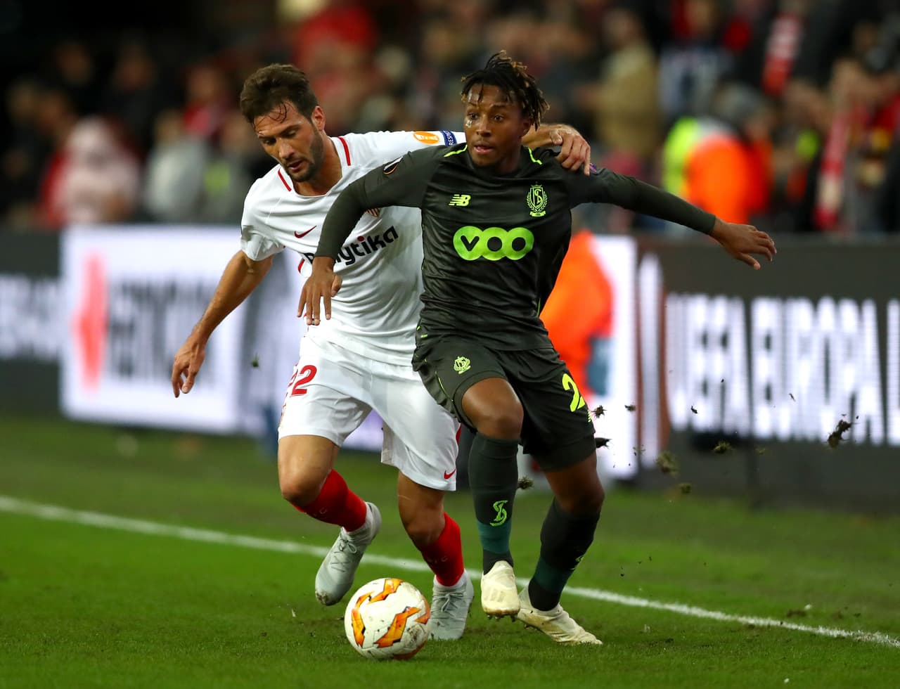 Sevilla, que en la pasada Champions League llegó por primera vez a cuartos de final en su historia, ahora tendrá en los dieciseisavos de Europa League a Lazio como rival.